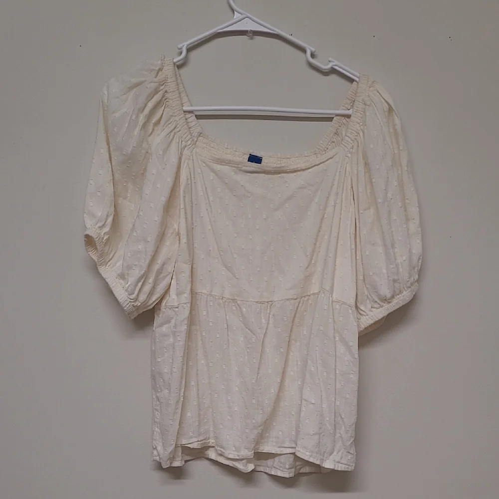 Women's Cream‎ Puff Sleeve Top
